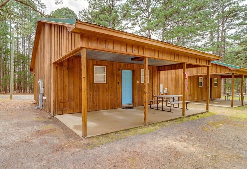 0.5 Mi To Lake: Patio At Heber Springs Cabin!