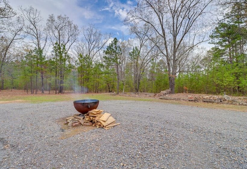 0.5 Mi To Lake: Patio At Heber Springs Cabin!