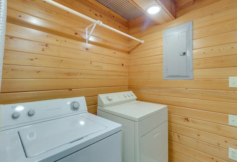 1/2 Mi To Greers Ferry Lake: Quiet Cabin W/ Porch