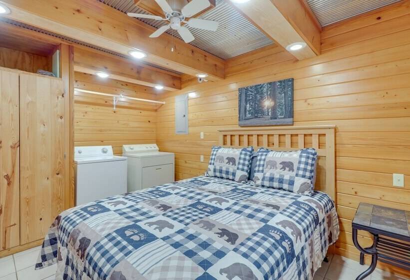 1/2 Mi To Greers Ferry Lake: Quiet Cabin W/ Porch