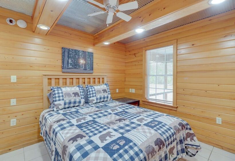 1/2 Mi To Greers Ferry Lake: Quiet Cabin W/ Porch