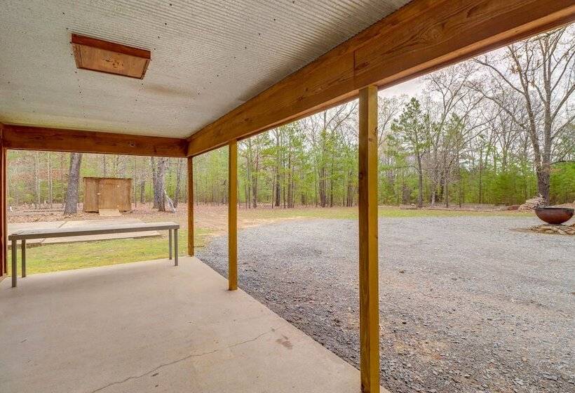 1/2 Mi To Greers Ferry Lake: Quiet Cabin W/ Porch