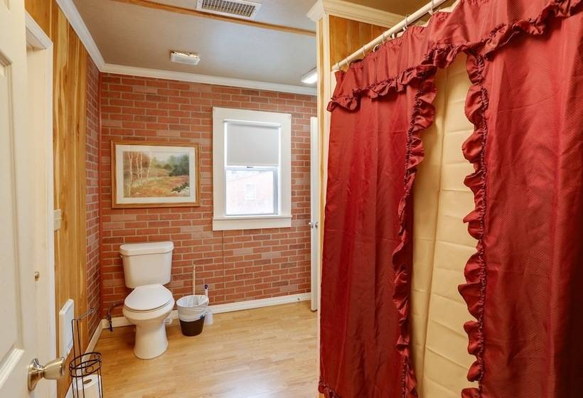 Historic Hardy Home W/ Game Room On Main Street