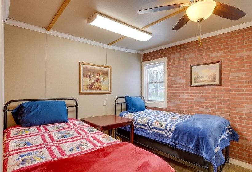 Historic Hardy Home W/ Game Room On Main Street