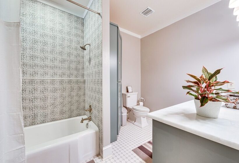 Historical 1835 Home In Grand Coteau!