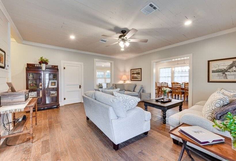 Historical 1835 Home In Grand Coteau!