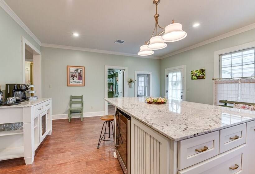 Historical 1835 Home In Grand Coteau!