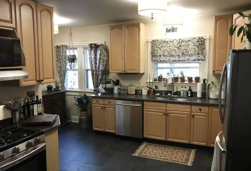 فندق فئة نجمة واحدة Beautiful Luxury Suite A Shorewood Home