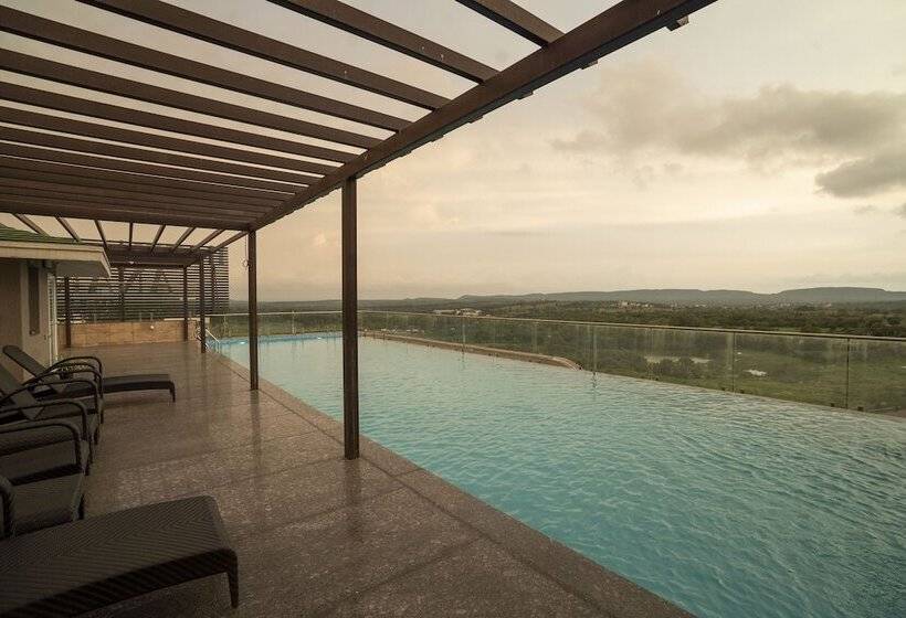 فندق Ananth The Grand
