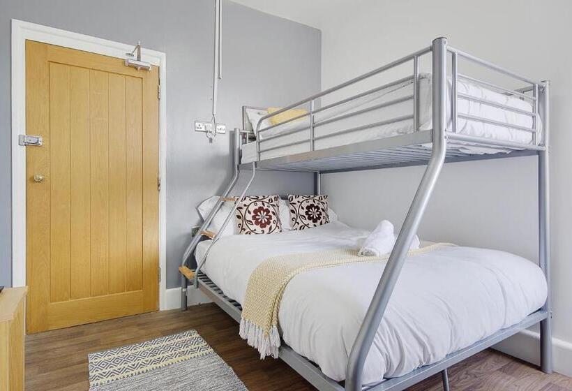 فندق Azure Beach