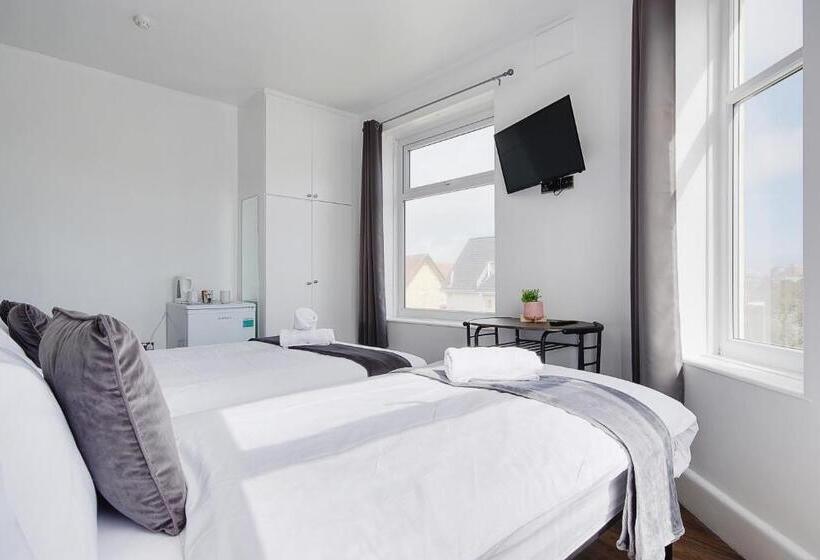 فندق Azure Beach