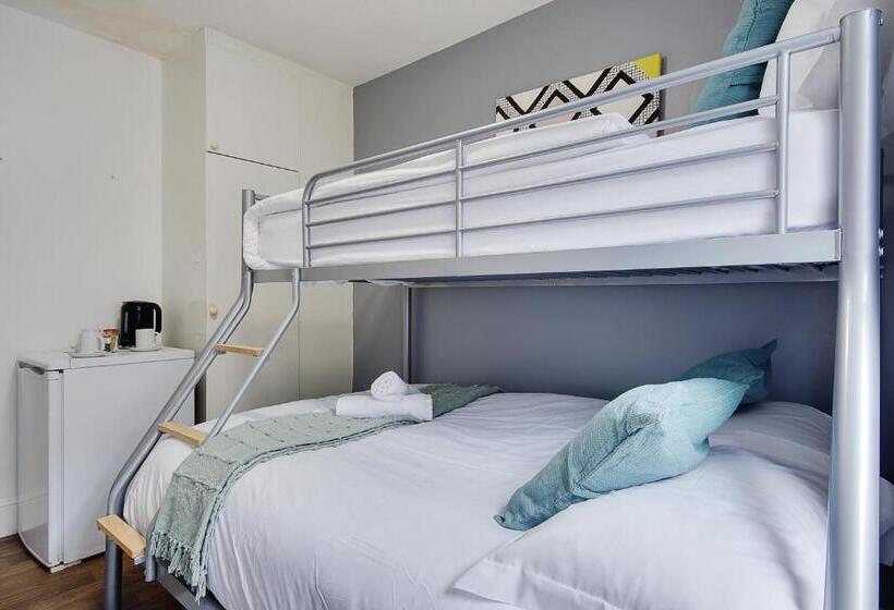 فندق Azure Beach