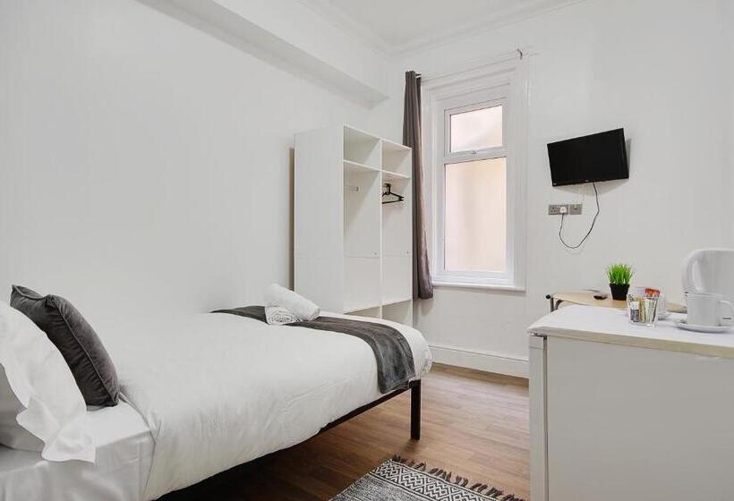 فندق Azure Beach