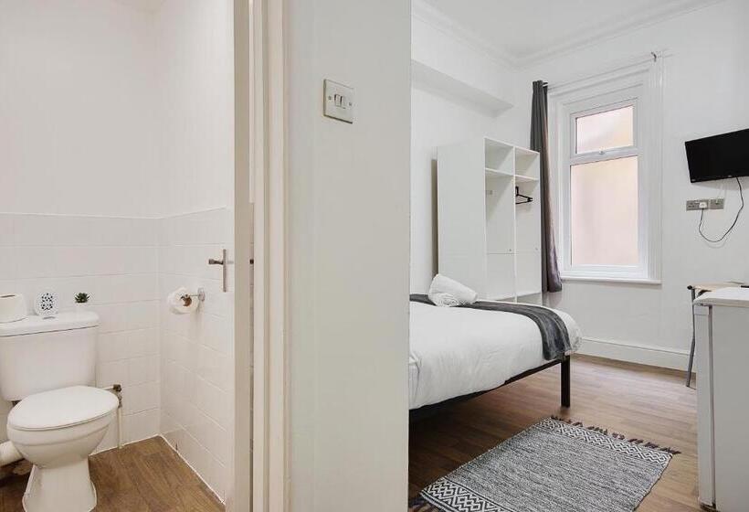 فندق Azure Beach