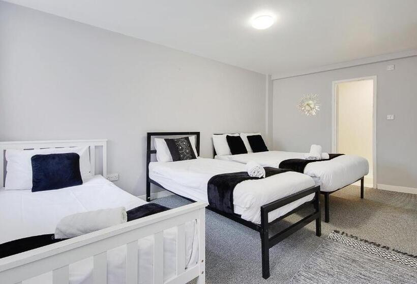 فندق Azure Beach