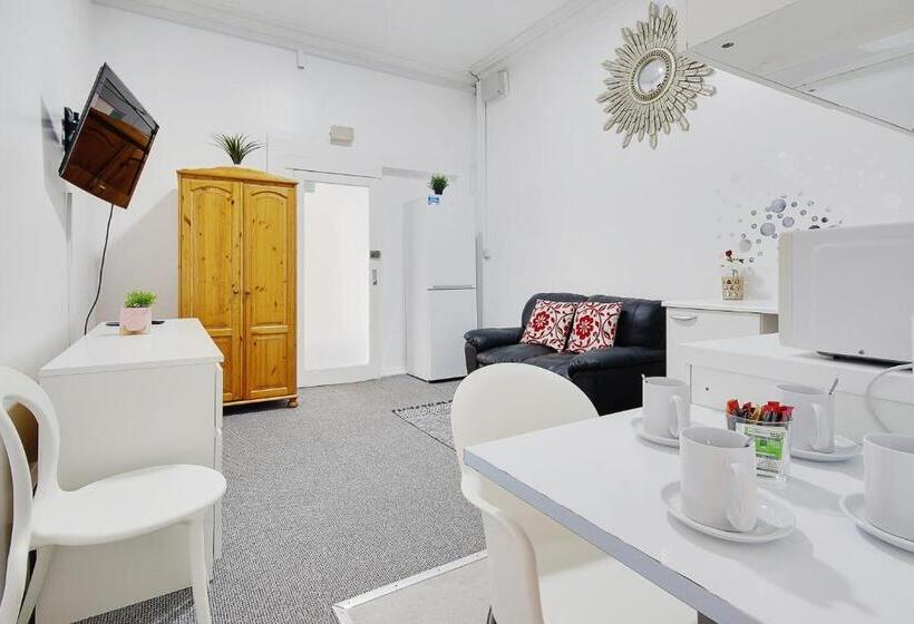 فندق Azure Beach