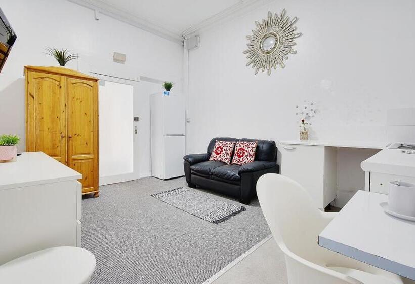 فندق Azure Beach