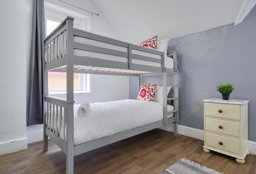 فندق Azure Beach