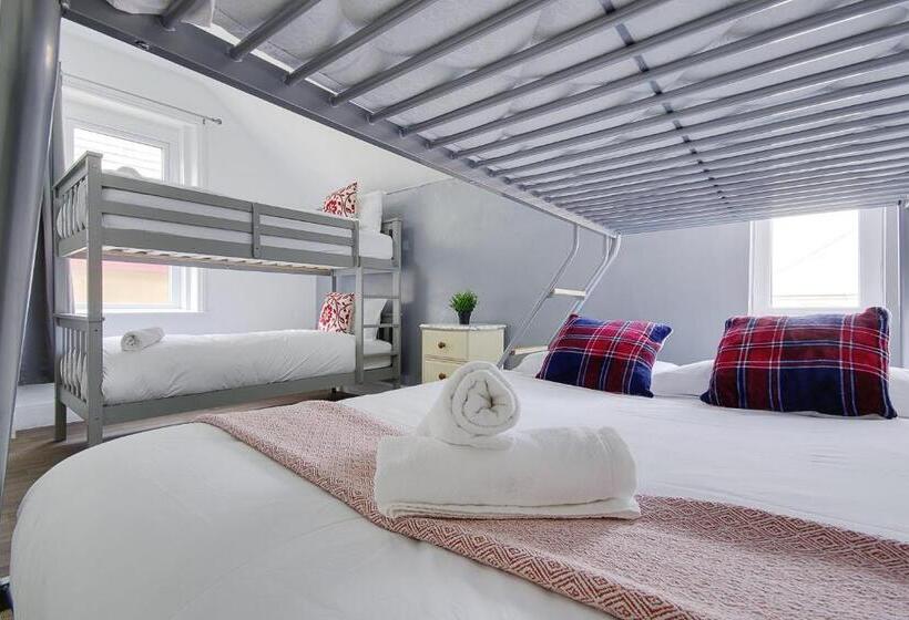 فندق Azure Beach