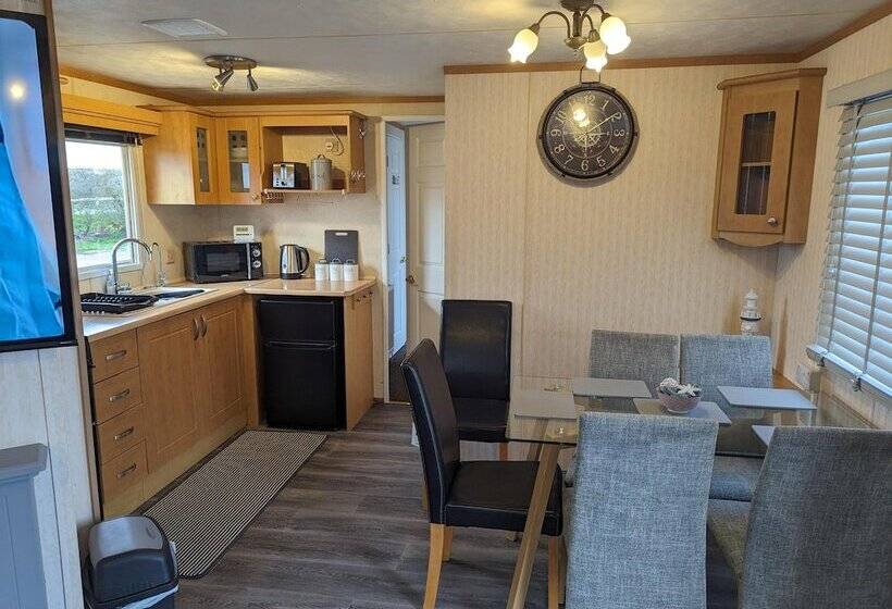 Отель Beach House   Dog Friendly, Anderby Creek