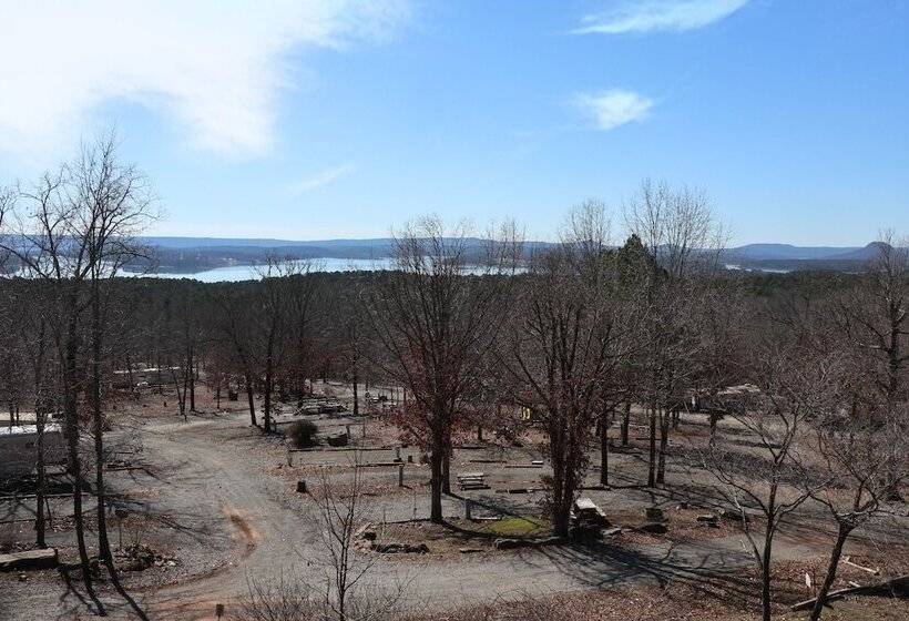 ホテル Blue Clouds Rv & Cabins Resort