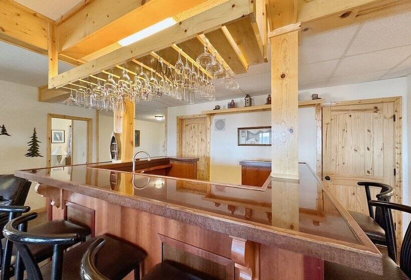 ホテル Blue Clouds Rv & Cabins Resort