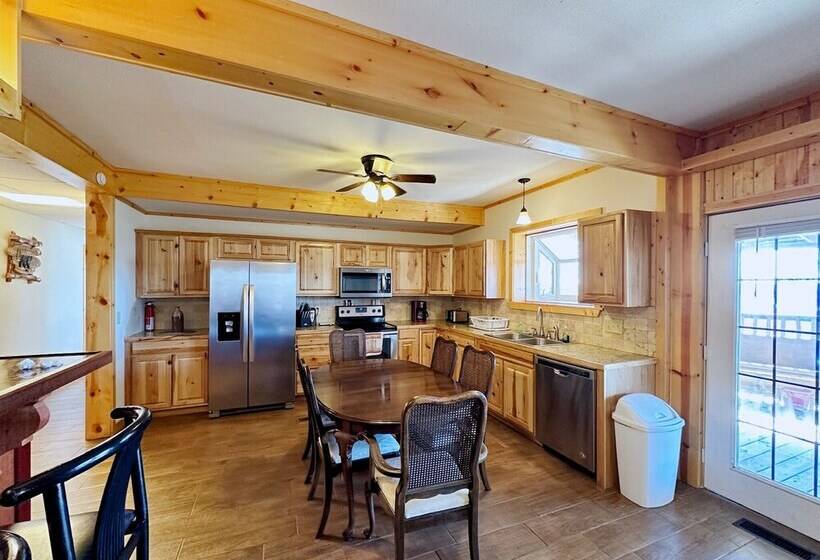 ホテル Blue Clouds Rv & Cabins Resort