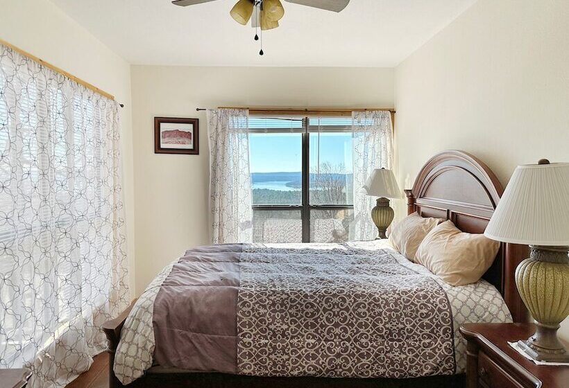 ホテル Blue Clouds Rv & Cabins Resort