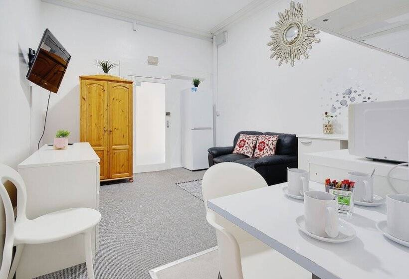 فندق Azure Beach