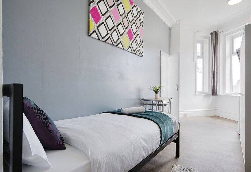 فندق Azure Beach