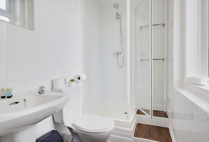 فندق Azure Beach