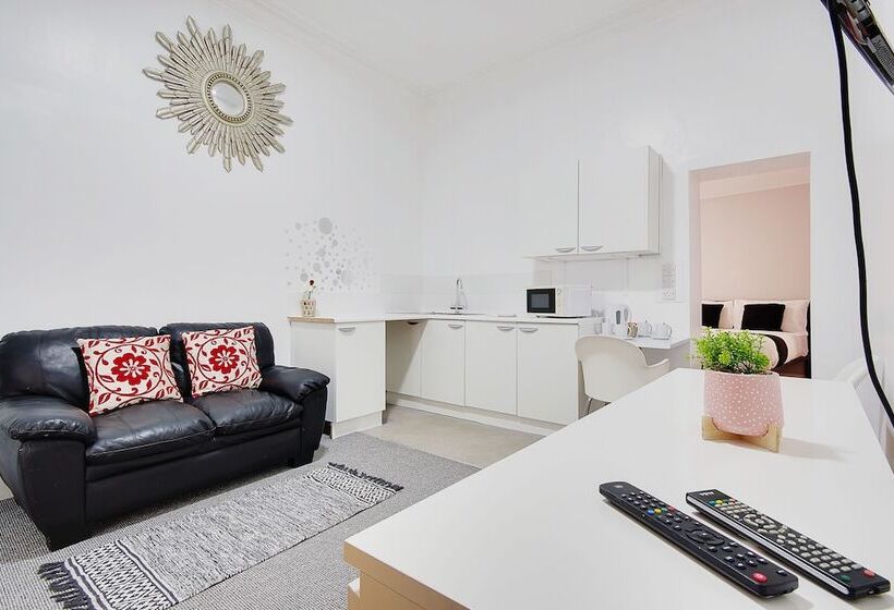 فندق Azure Beach