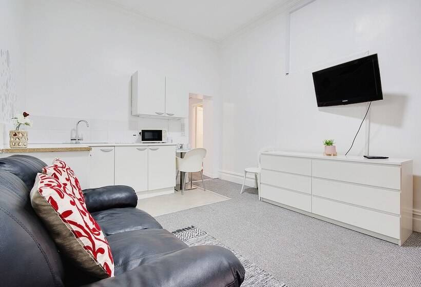 فندق Azure Beach