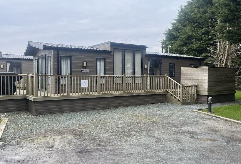 בית מלון כפרי Cosy 3 Bed Hot Tub Lodge In Pr3