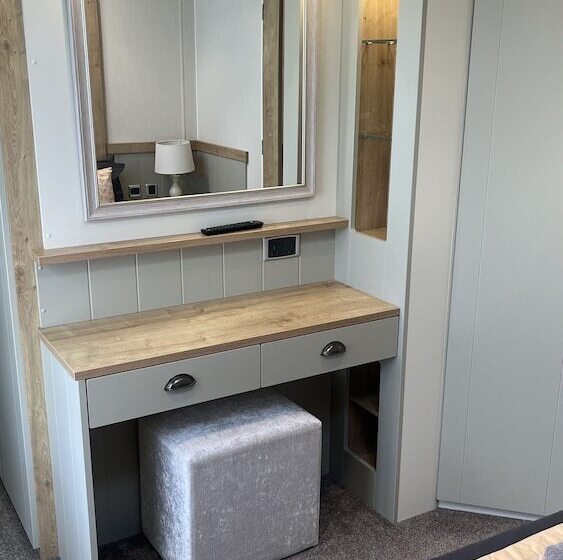 酒店 Dog Friendly Lodge With Hot Tub, Quiet Location