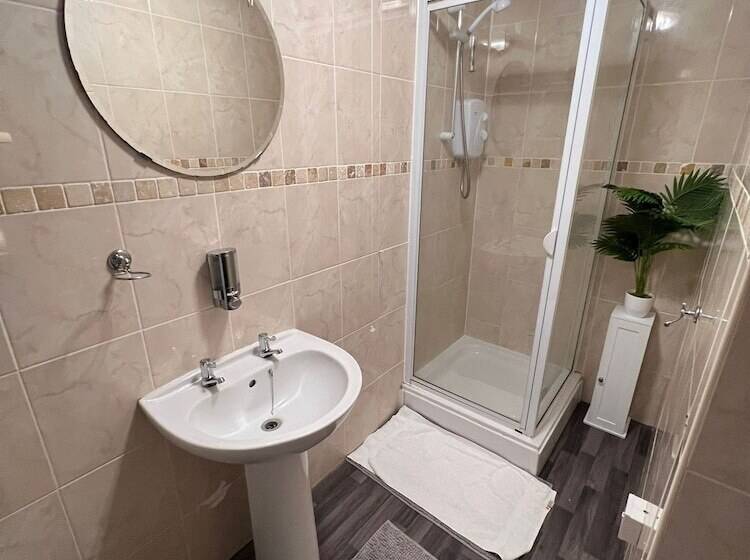 Отель Harbour Flats