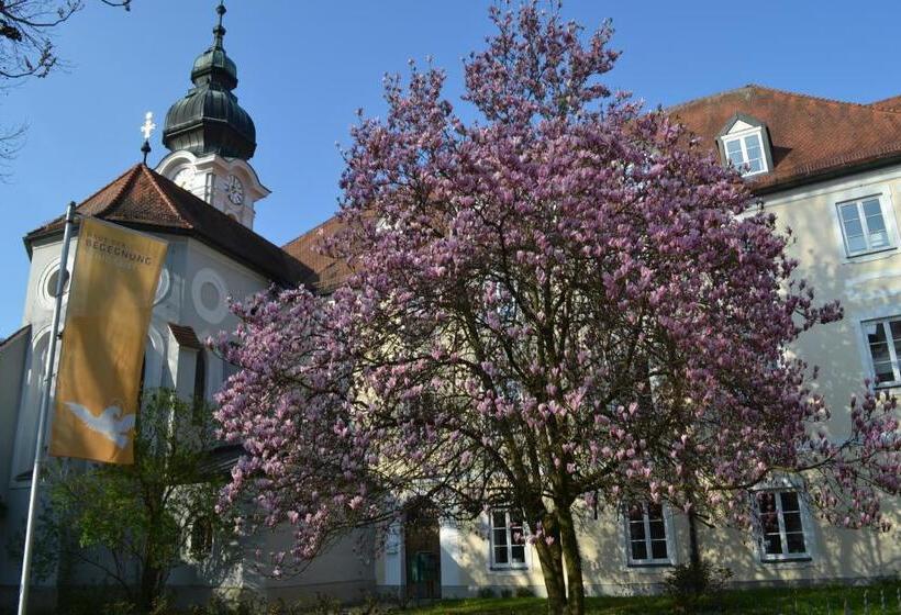هتل Haus Der Begegnung Heilig Geist