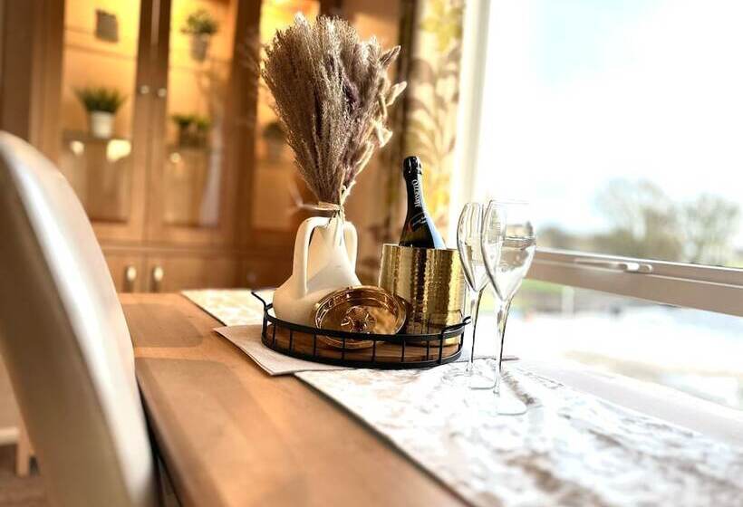 호텔 Impeccable 2 Bed Lodge In Preston Hot Hub