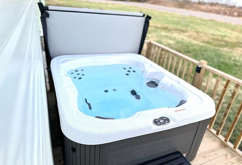 호텔 Impeccable 2 Bed Lodge In Preston Hot Hub