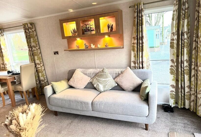 호텔 Impeccable 2 Bed Lodge In Preston Hot Hub