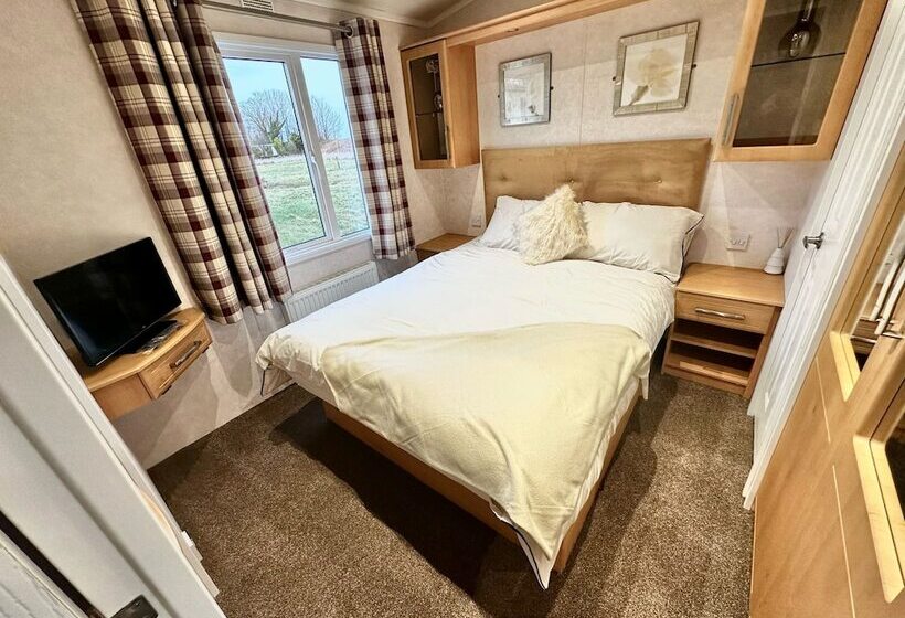 호텔 Impeccable 2 Bed Lodge In Preston Hot Hub