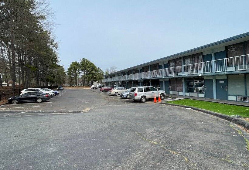 בית מלון כפרי Lamplighter Inn By Oyo Charlotte Airport Area