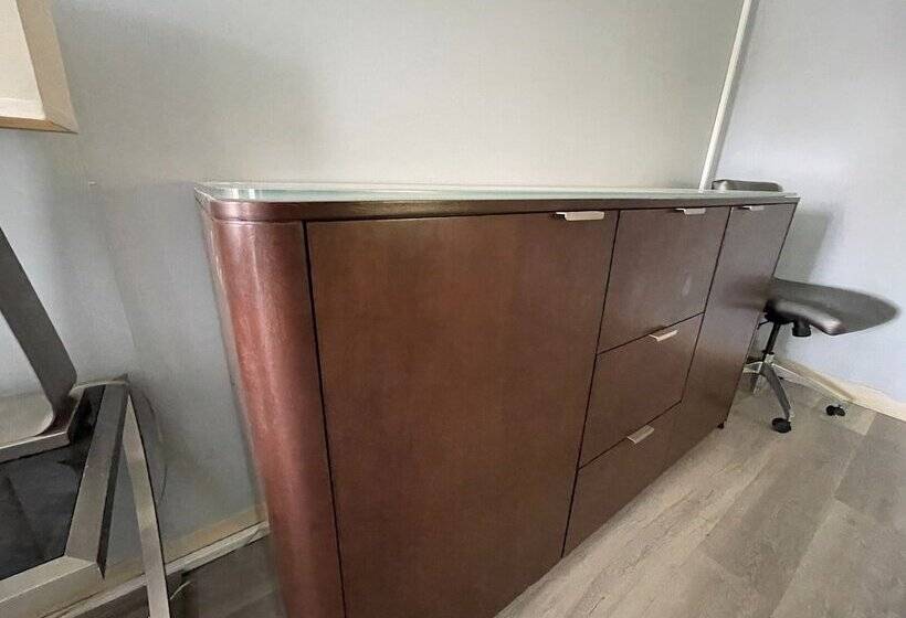 בית מלון כפרי Lamplighter Inn By Oyo Charlotte Airport Area