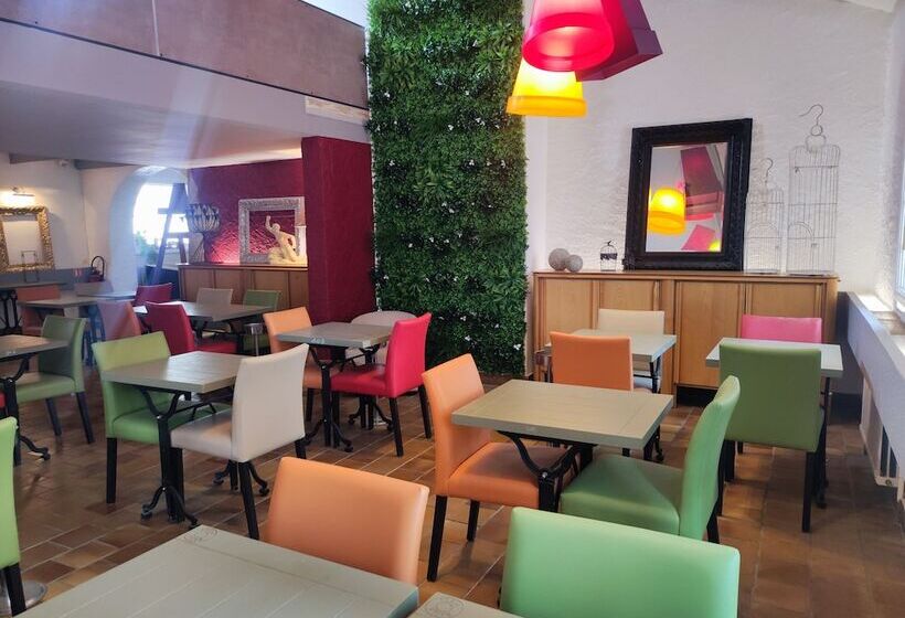 호텔 Hôtel Et Appart Hôtel Le Relais Du Val D Orbieu