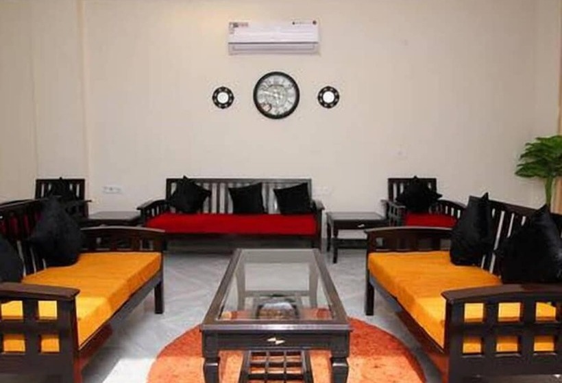 Fabhotel Mascot Treo