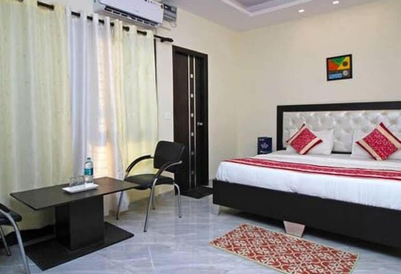 Fabhotel Mascot Treo