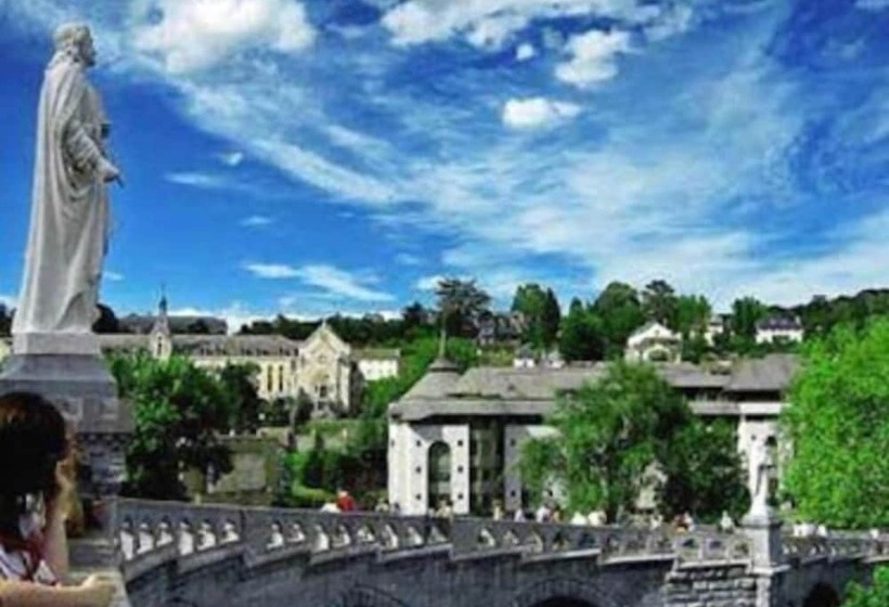 Отель N.d. Auxiliatrice