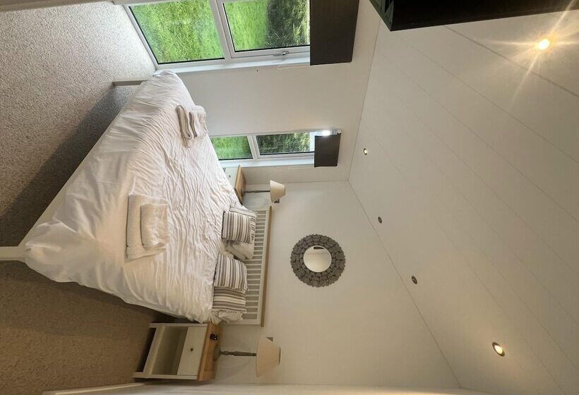 ホテル Remarkable 3 Bed Lodge In Honiton