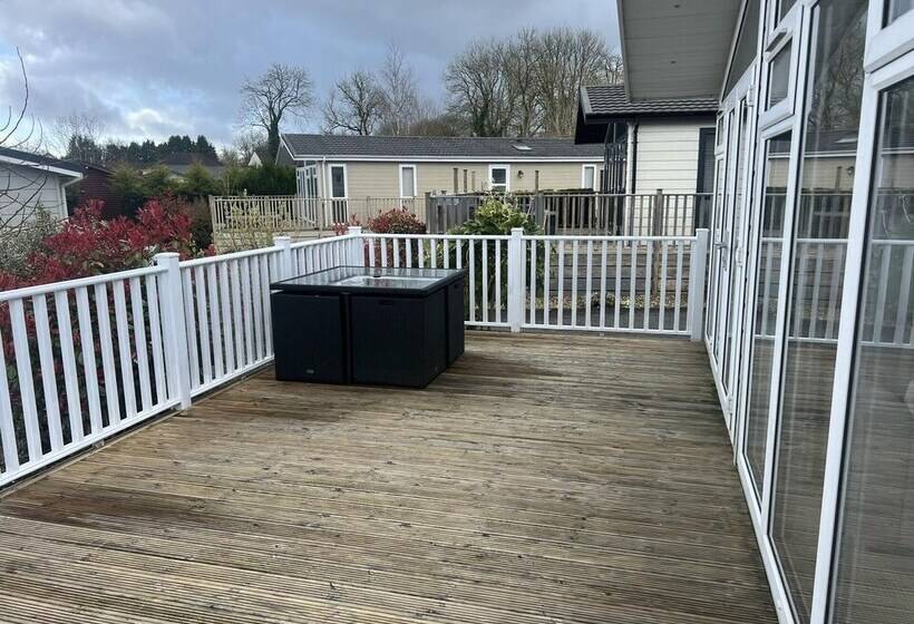 ホテル Remarkable 3 Bed Lodge In Honiton