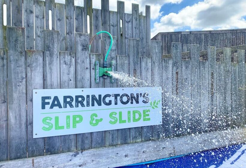 田舎風ホテル Nine Yards Farrington S Family Glamping